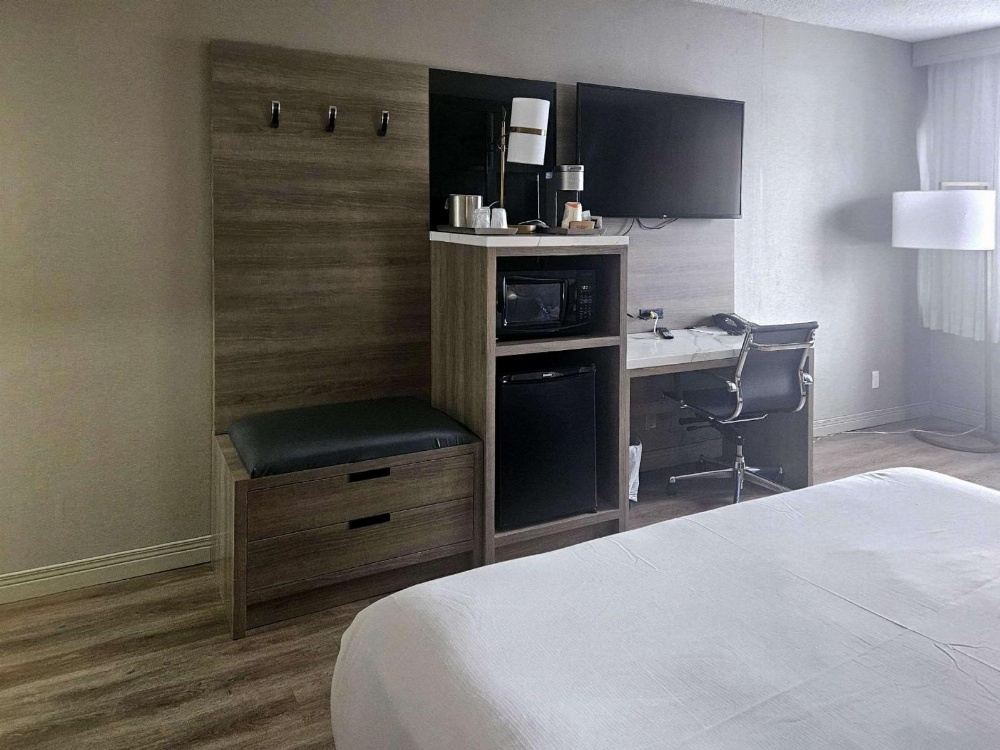 Radisson Hotel Montreal Airport